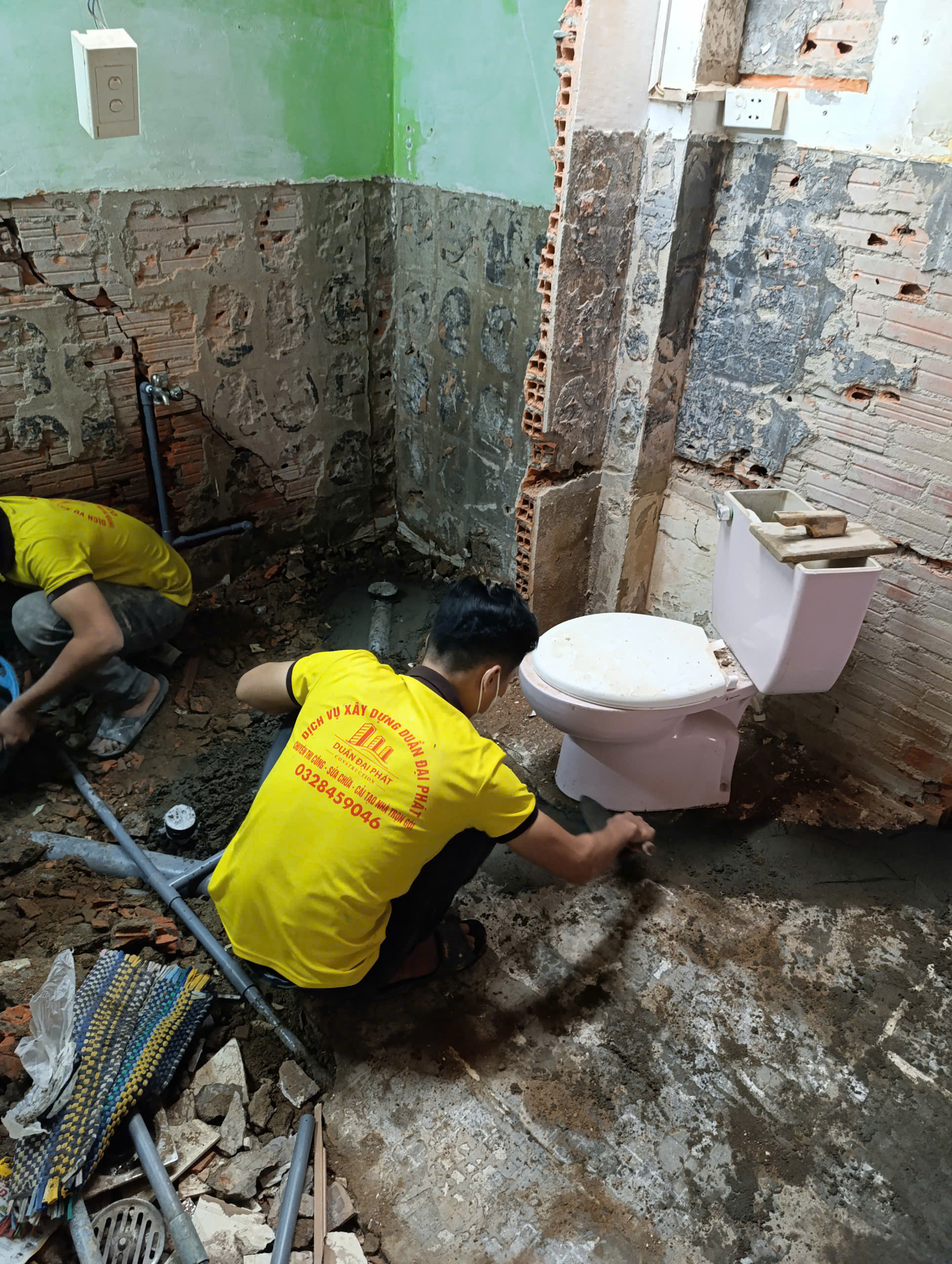 d-home 24h tiens hành xử lý thấm đường nước nhà vệ sinh