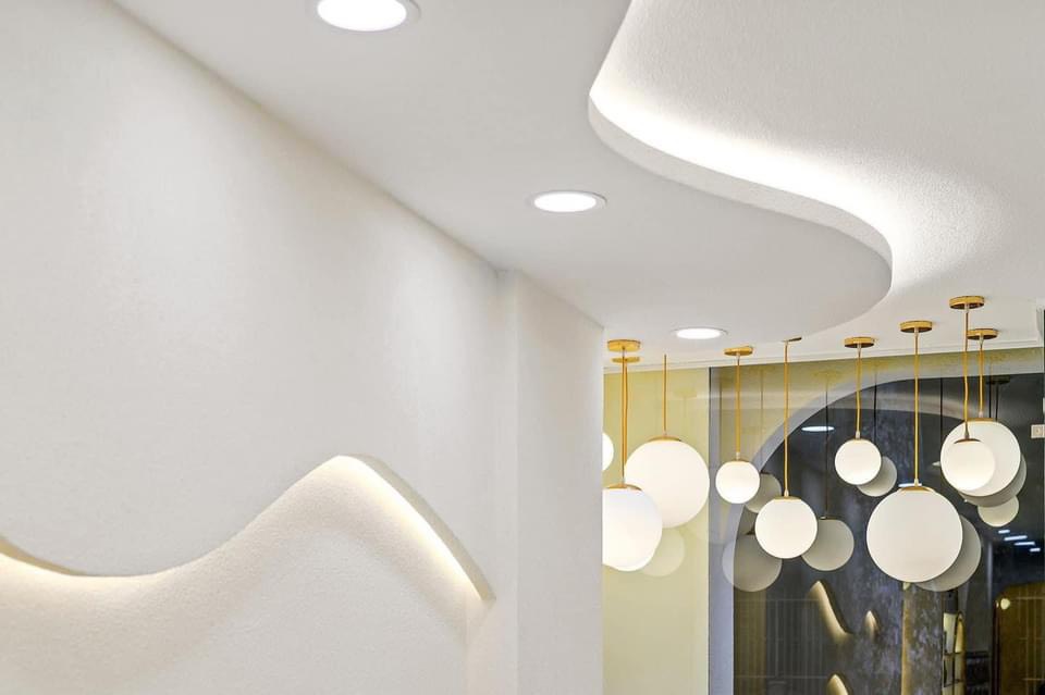 mẫu trần thạch cao uốn lượn