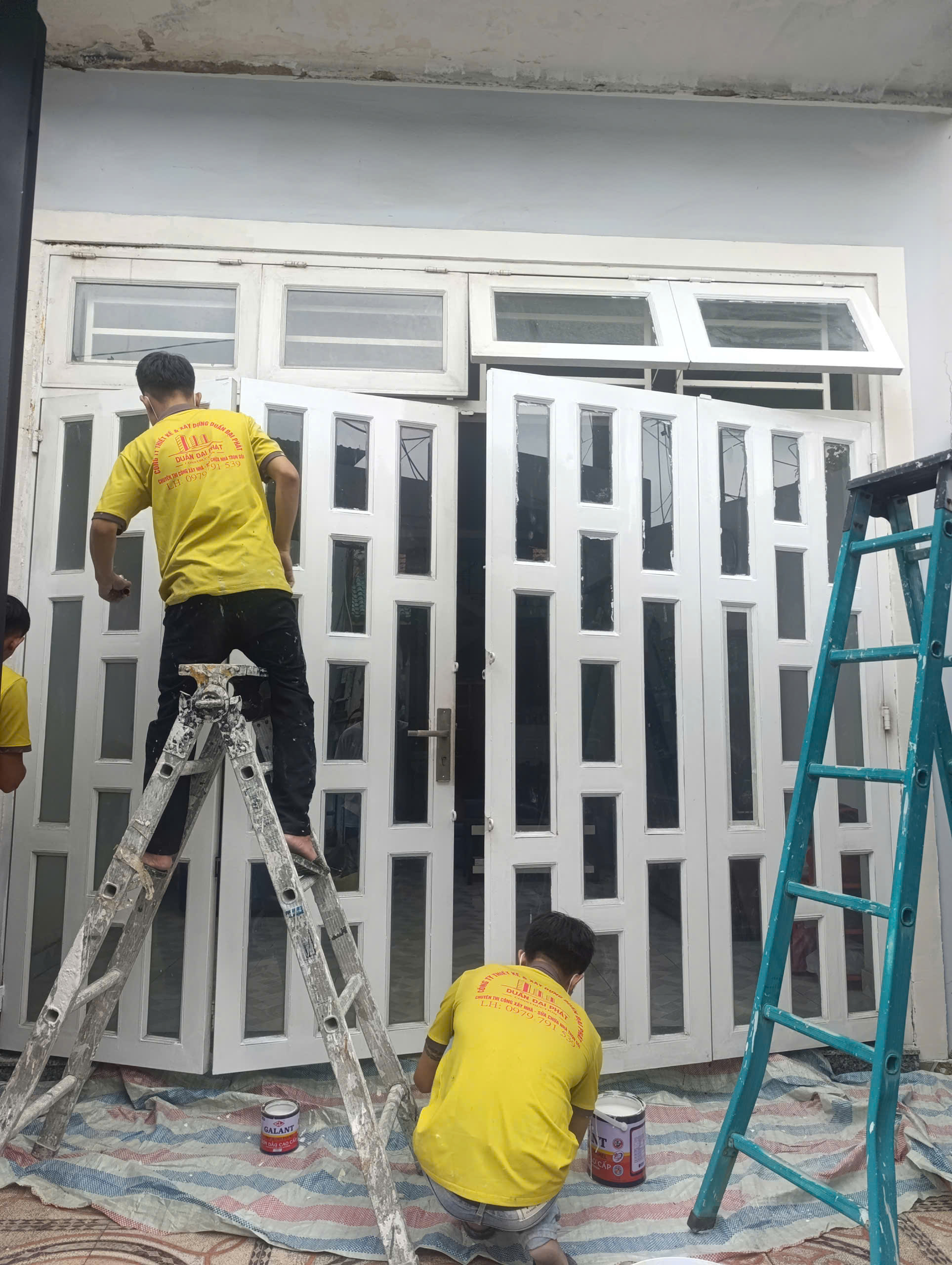 sơn lót chống rỉ cửa sắt