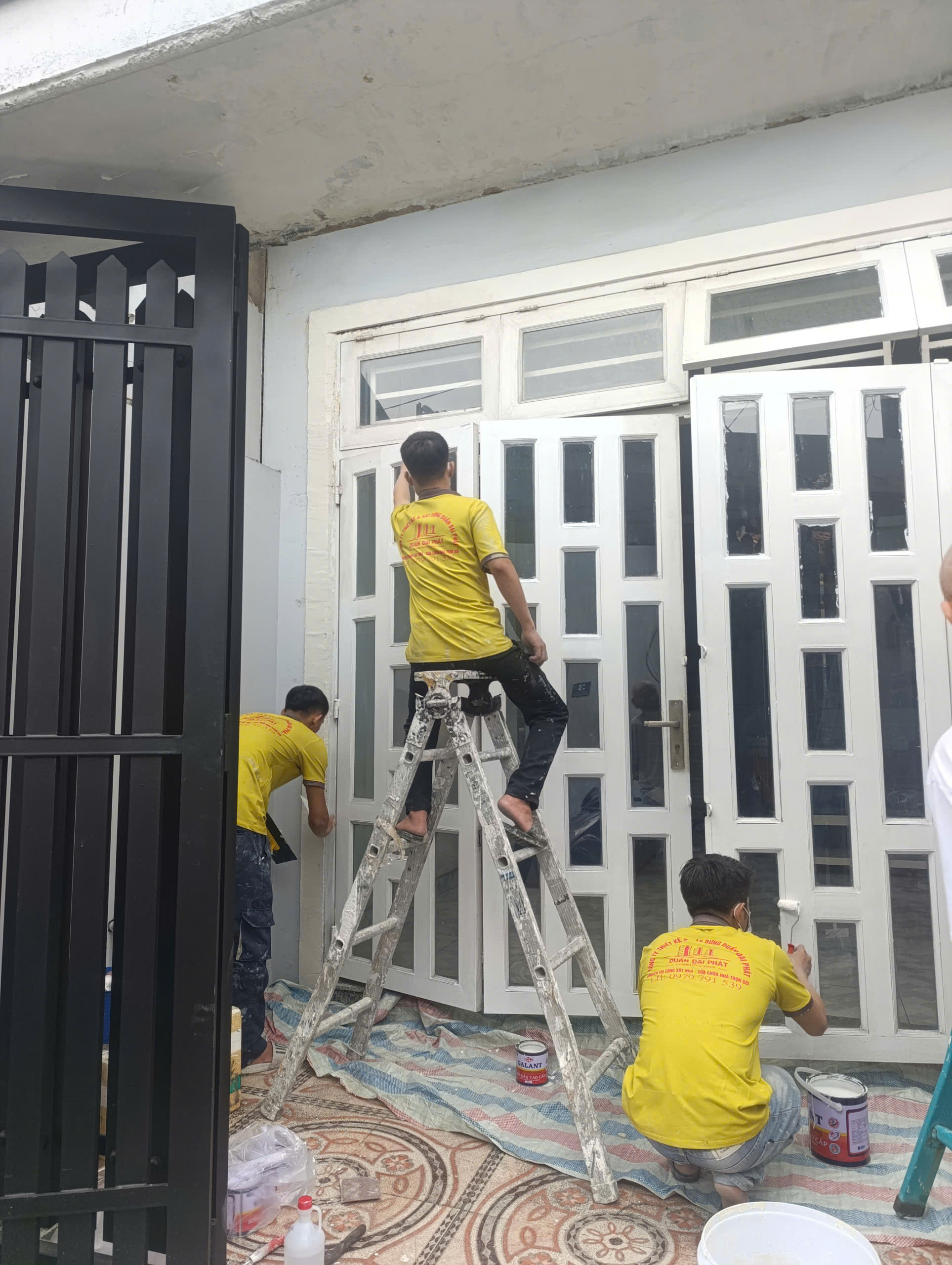 SƠN CỬA SẮT 4 CÁNH CỦA D-HOIME24H