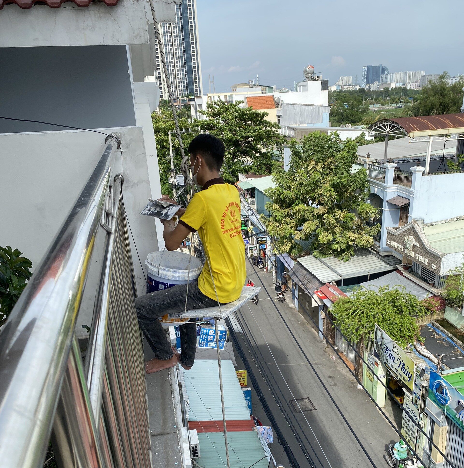 thợ d-home 24h đu giây sơn mặt tiền