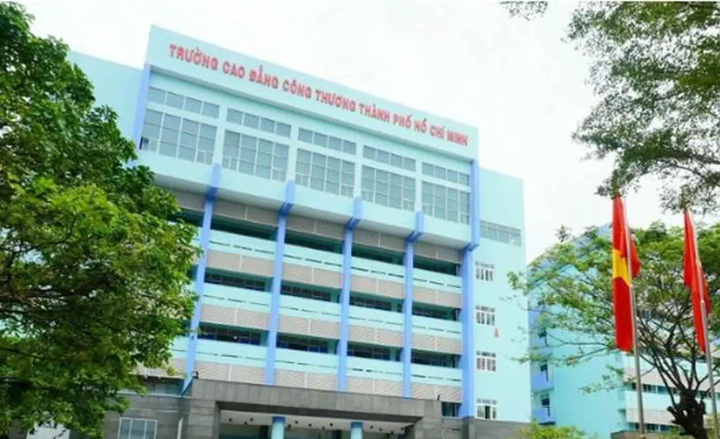 d-home 24h đã triển khai thi công sơn sửa lại trường cao đẳng công thương tại tphcm
